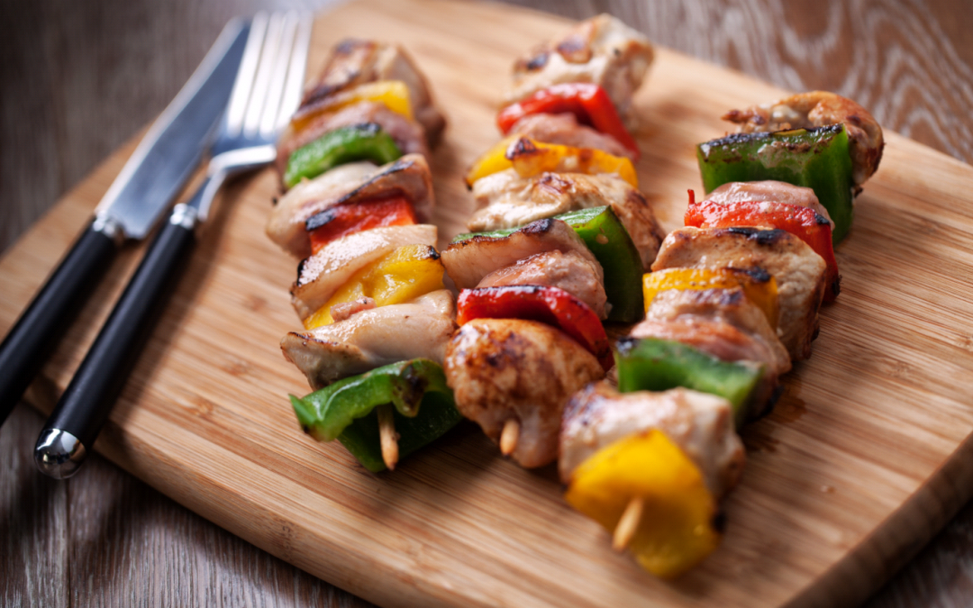Brochetas de carne y verdura